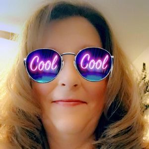 Meet your Posher, Lorraine